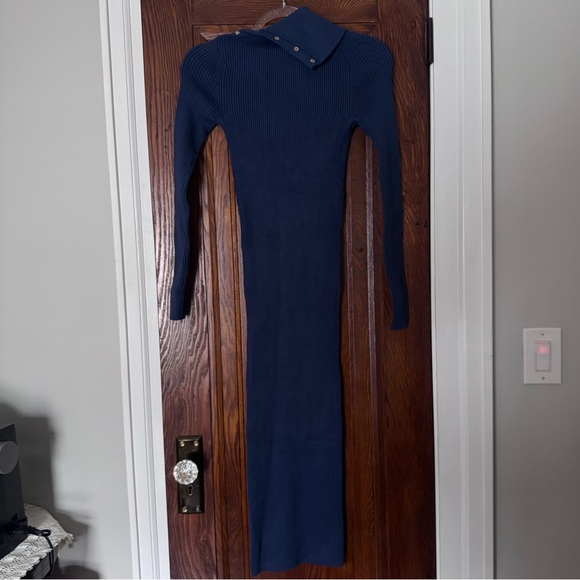 Rib-Knit Navy Long-Sleeve Midi Dress with Button Details Size S - Picture 4 of 7